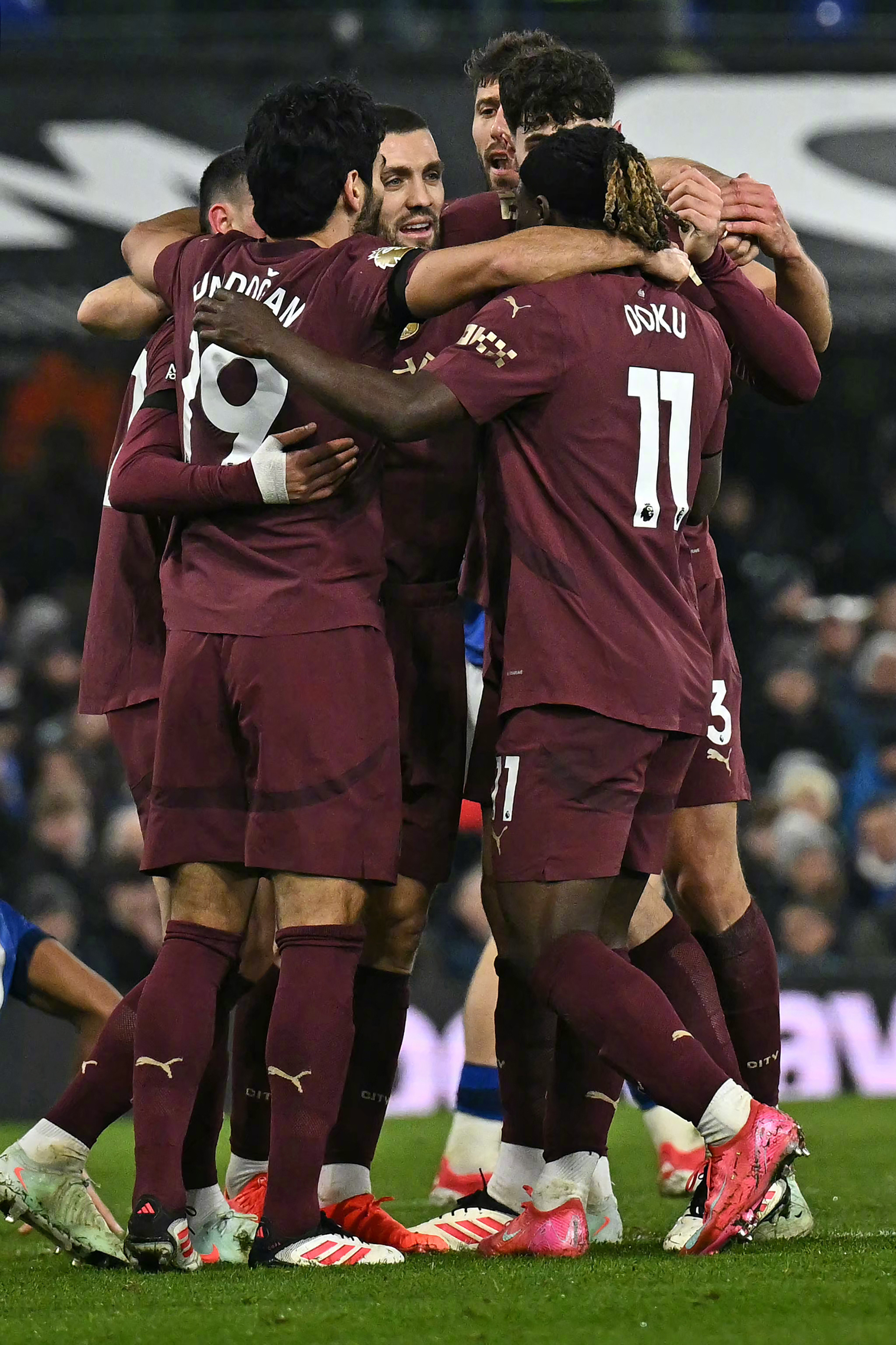 亚博体育app-曼联迎NBA总决赛关键赛，加时末段篮板制胜，引发热议，赛程密集仍需轮换-亚博体育app